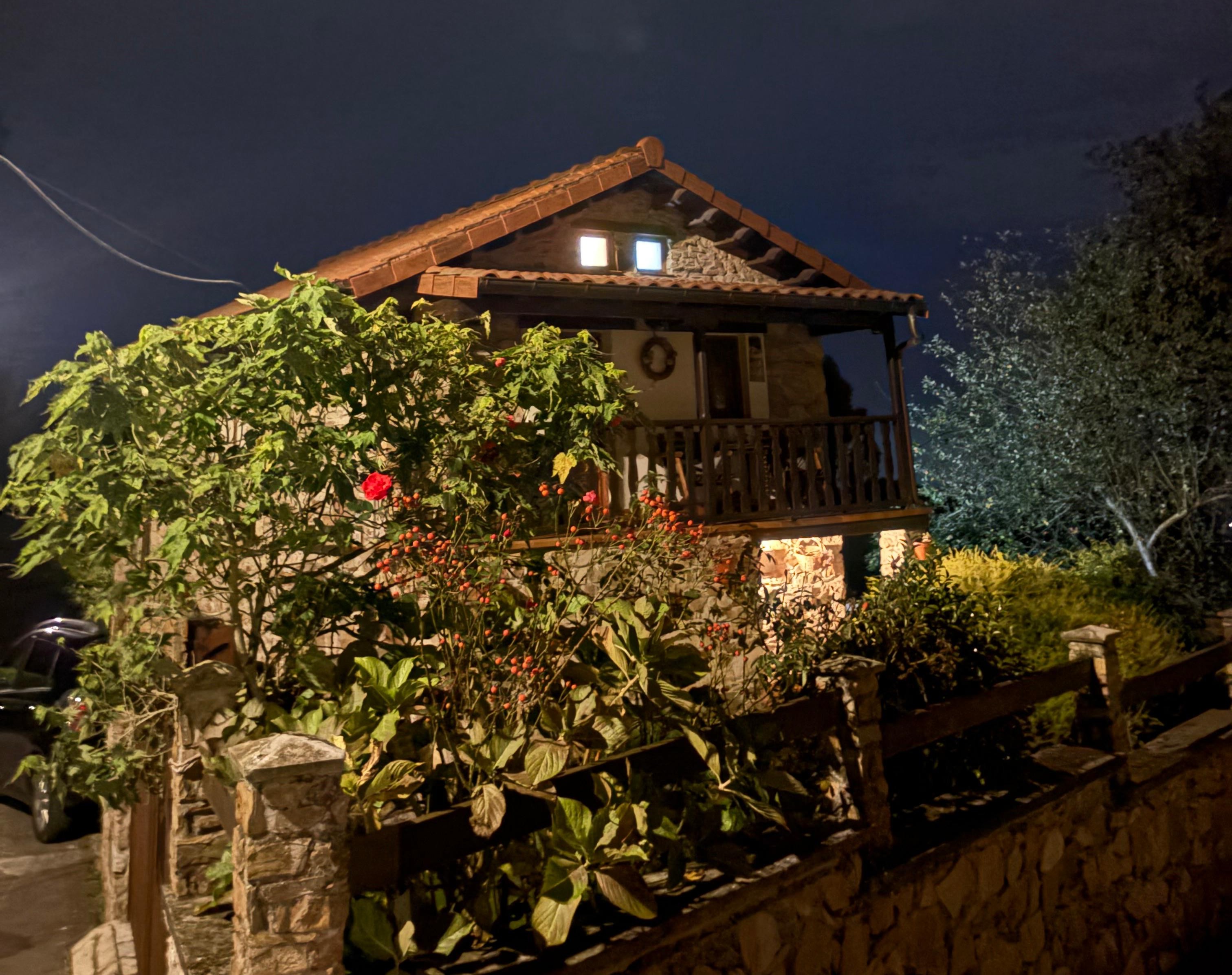 Vista nocturna de La Casina de Abo